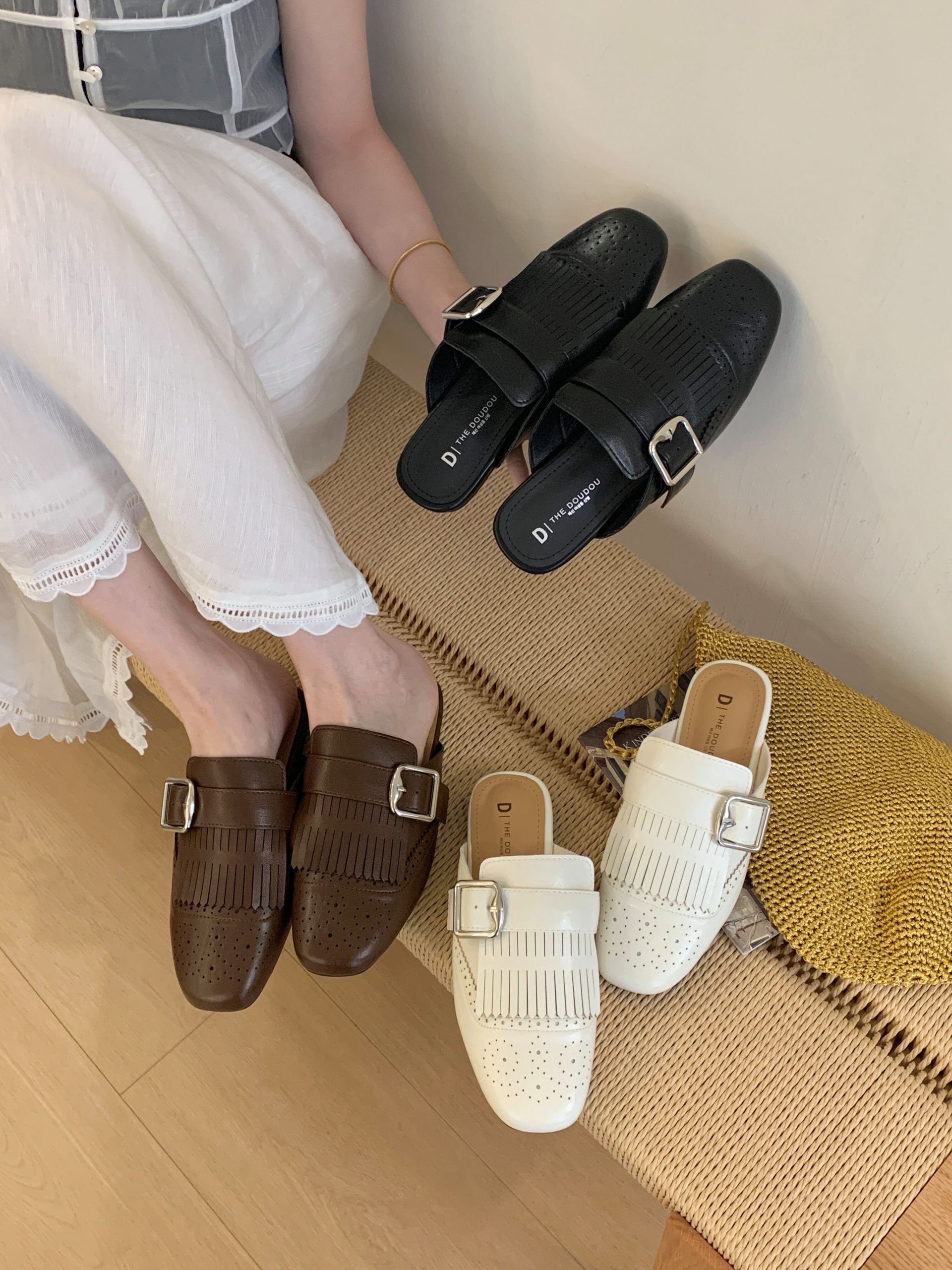 2026 New Women's Retro Slip-On Double-Breasted Soft Leather Square-Toe Mule Slippers