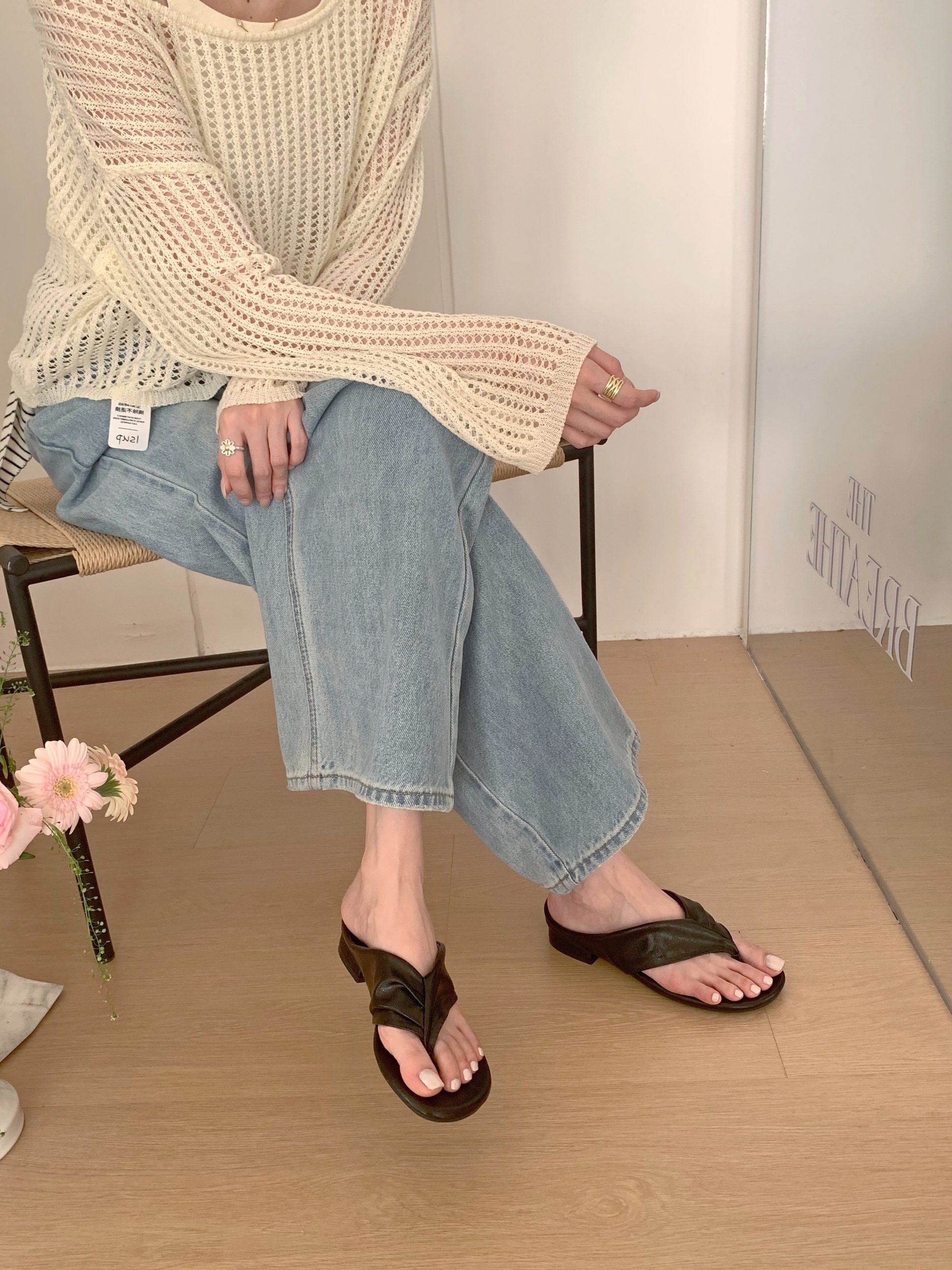 Korean Minimalist Round Toe Lace Flip Flops Women 2026 New Soft Sole Vacation Beach Slippers - Style 662bd7 - Image 3