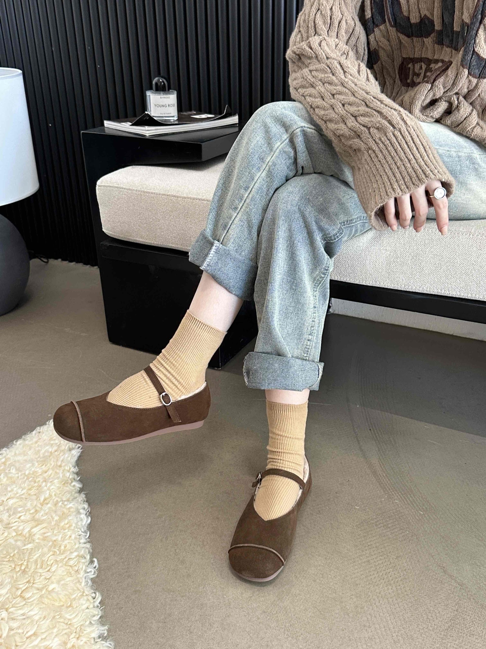 SIZHUONI Vintage Retro Mary Jane Fur Shoes Women 2024 New Winter Warm Lined Buckle Shoes Casual Loafers - Image 4